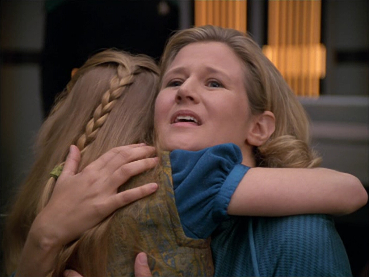 extant_StarTrek_VOY_5x05-OnceUponATime_03671.jpg