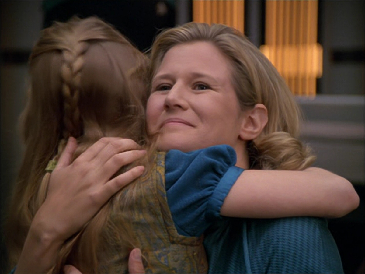 extant_StarTrek_VOY_5x05-OnceUponATime_03676.jpg