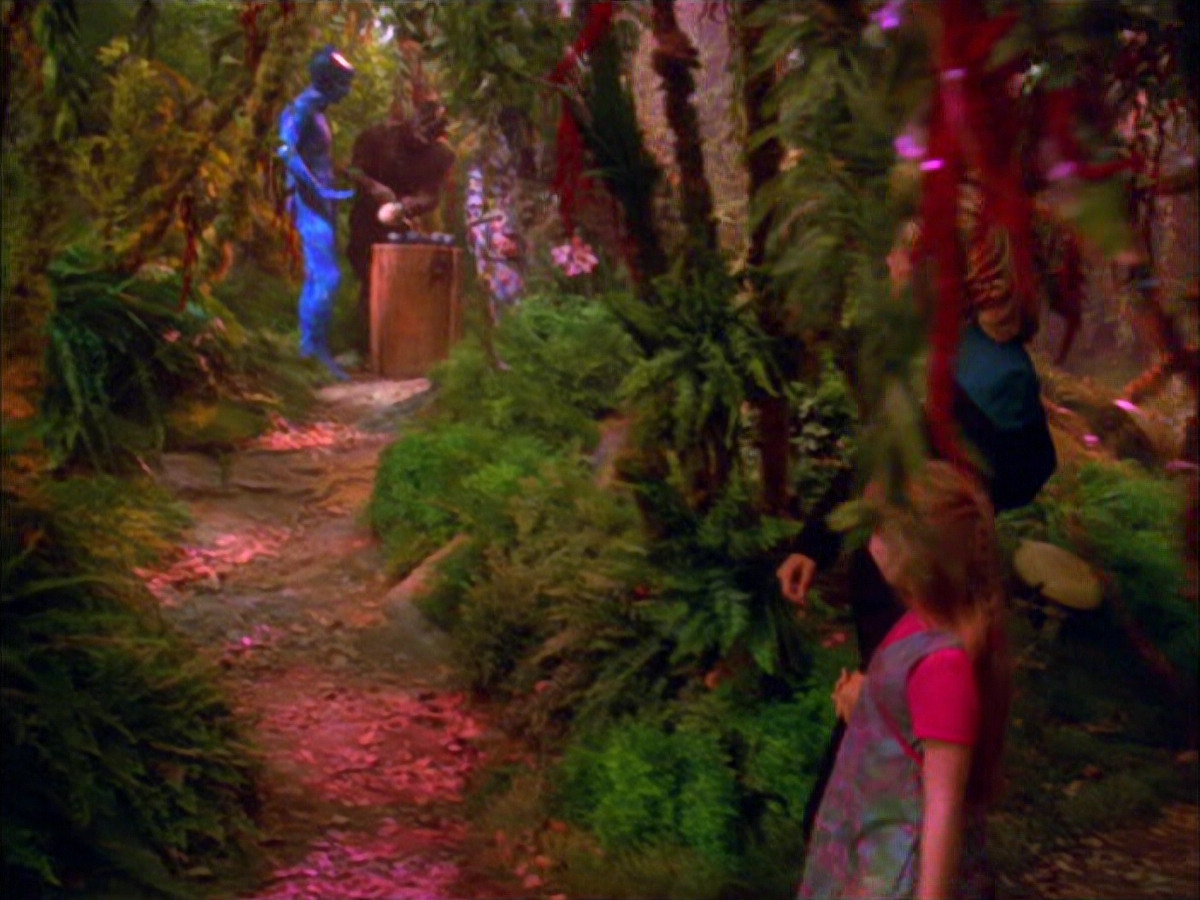 extant_StarTrek_VOY_5x05-OnceUponATime_03705.jpg