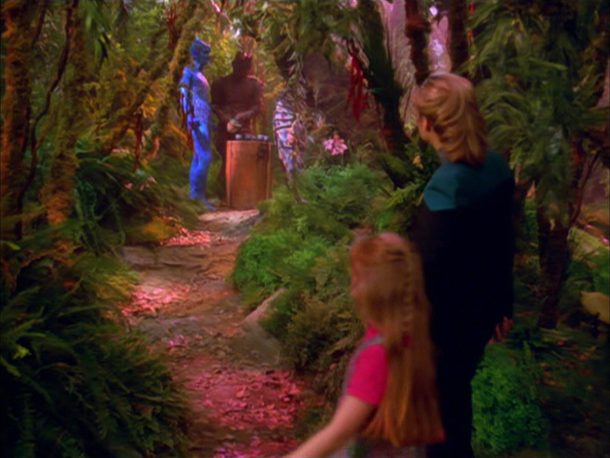 extant_StarTrek_VOY_5x05-OnceUponATime_03706.jpg