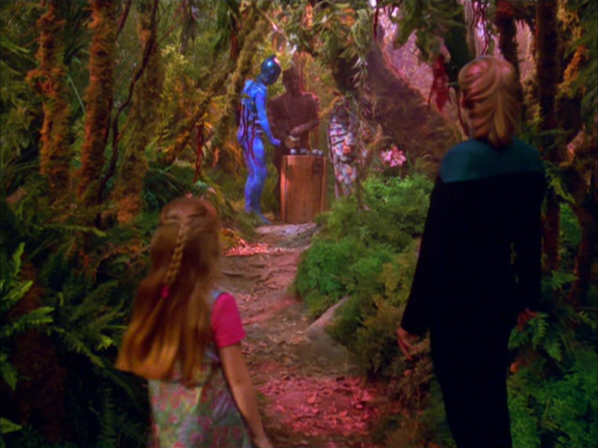 extant_StarTrek_VOY_5x05-OnceUponATime_03708.jpg