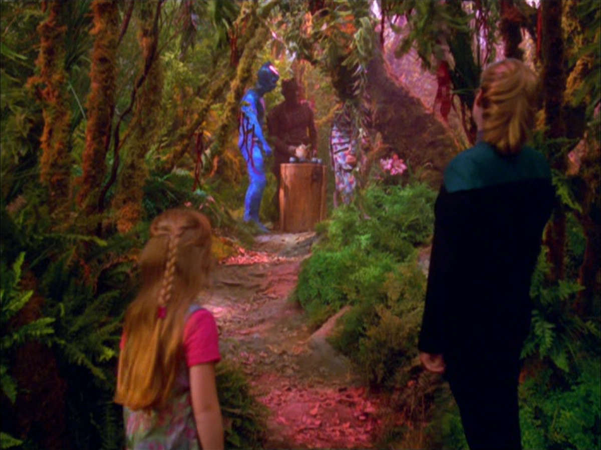 extant_StarTrek_VOY_5x05-OnceUponATime_03709.jpg
