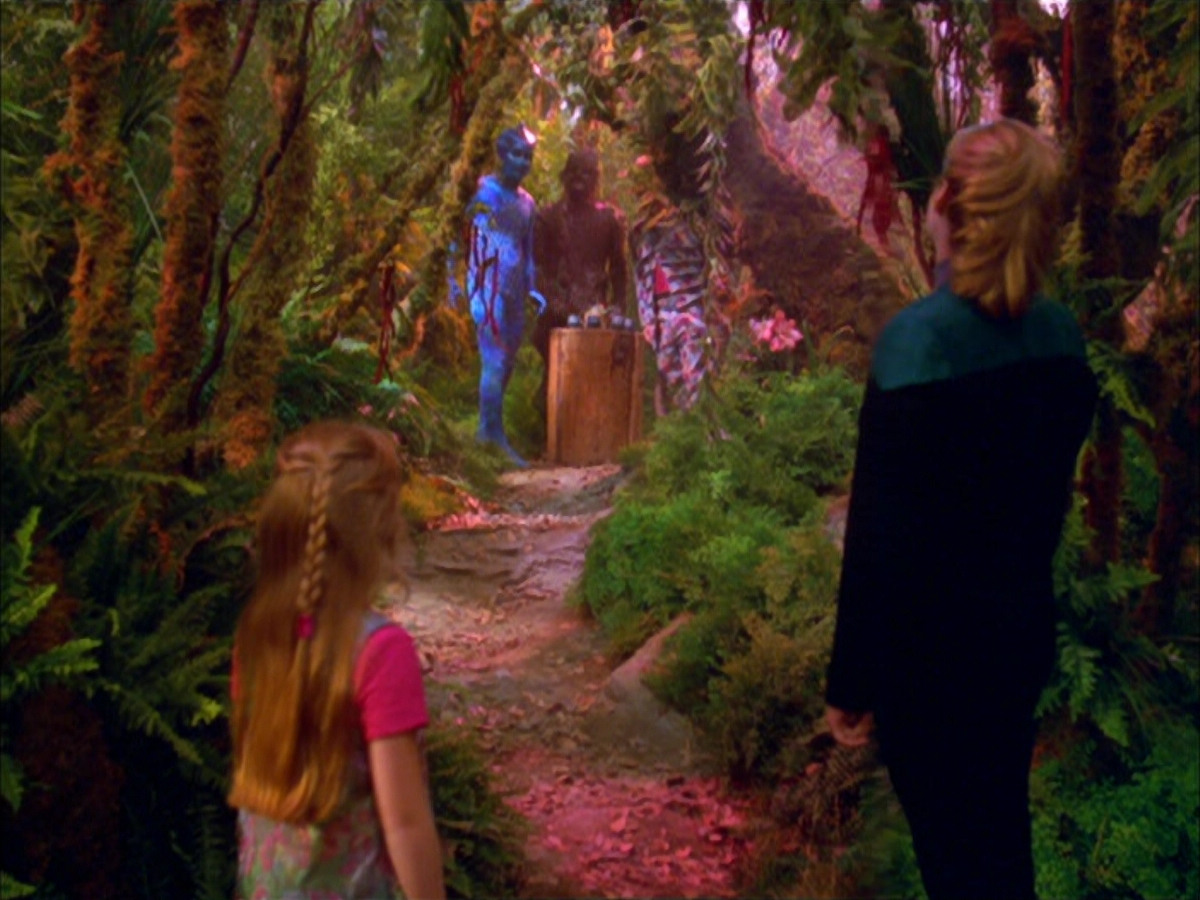 extant_StarTrek_VOY_5x05-OnceUponATime_03711.jpg