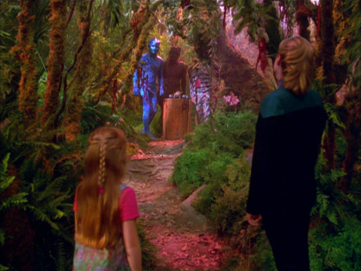 extant_StarTrek_VOY_5x05-OnceUponATime_03713.jpg