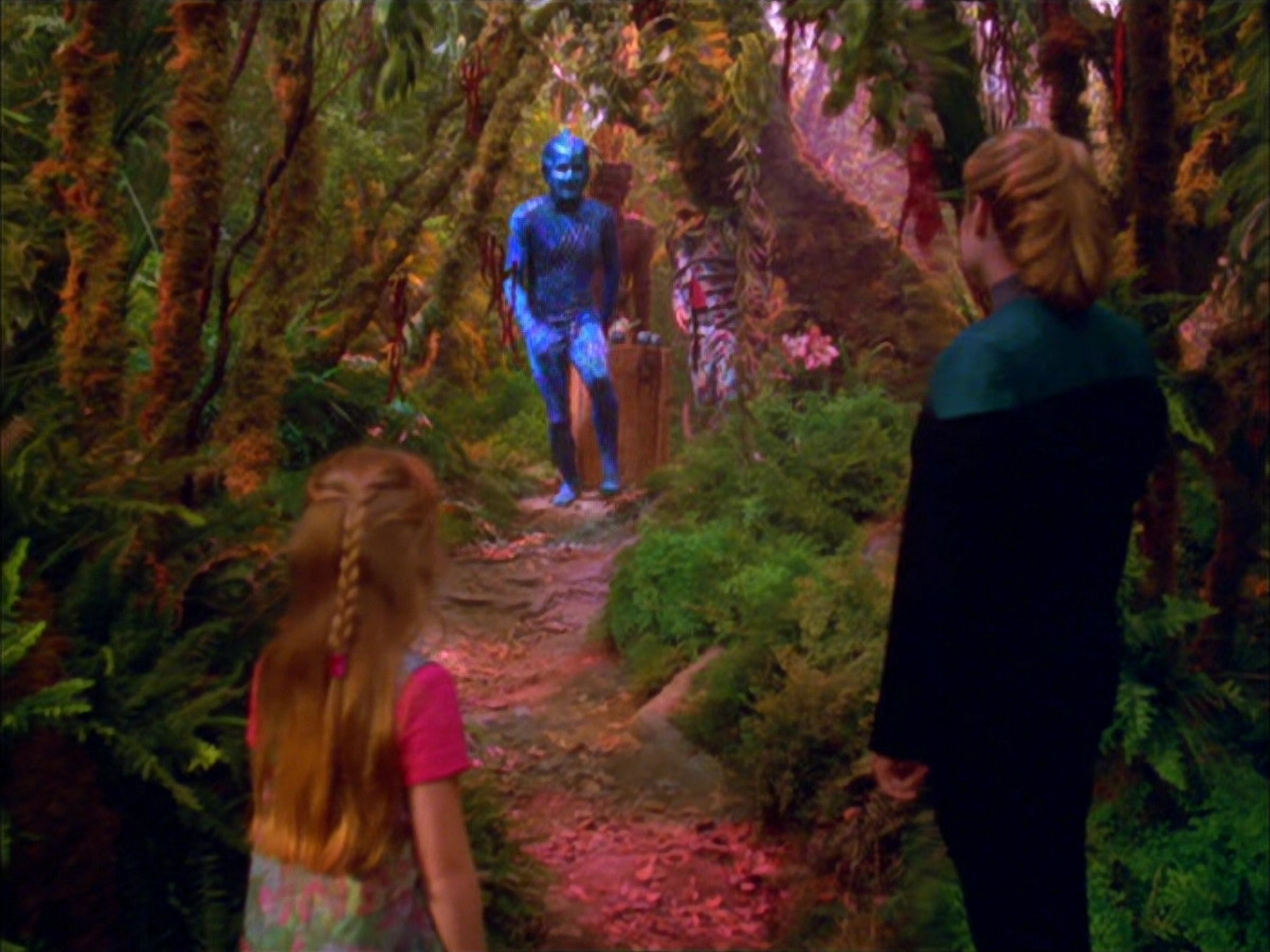 extant_StarTrek_VOY_5x05-OnceUponATime_03716.jpg