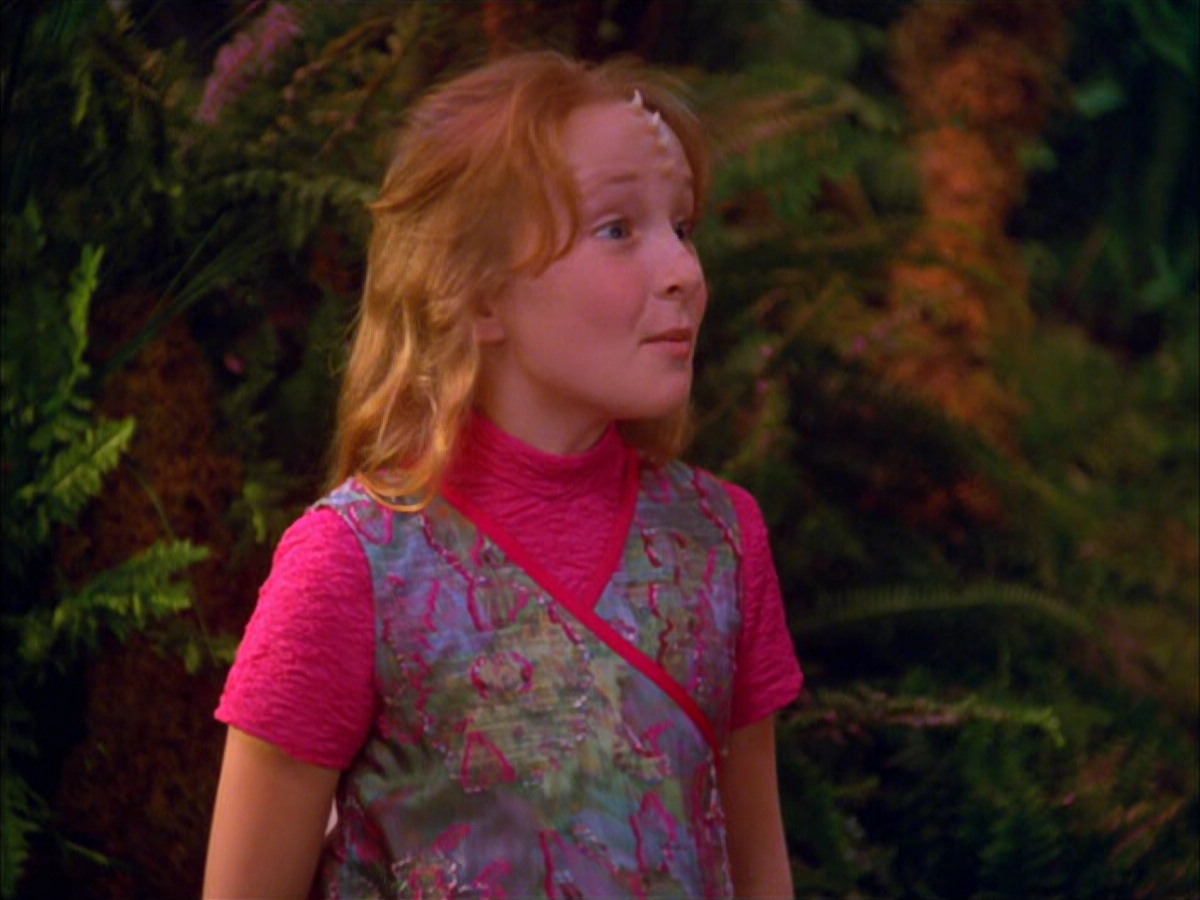 extant_StarTrek_VOY_5x05-OnceUponATime_03744.jpg