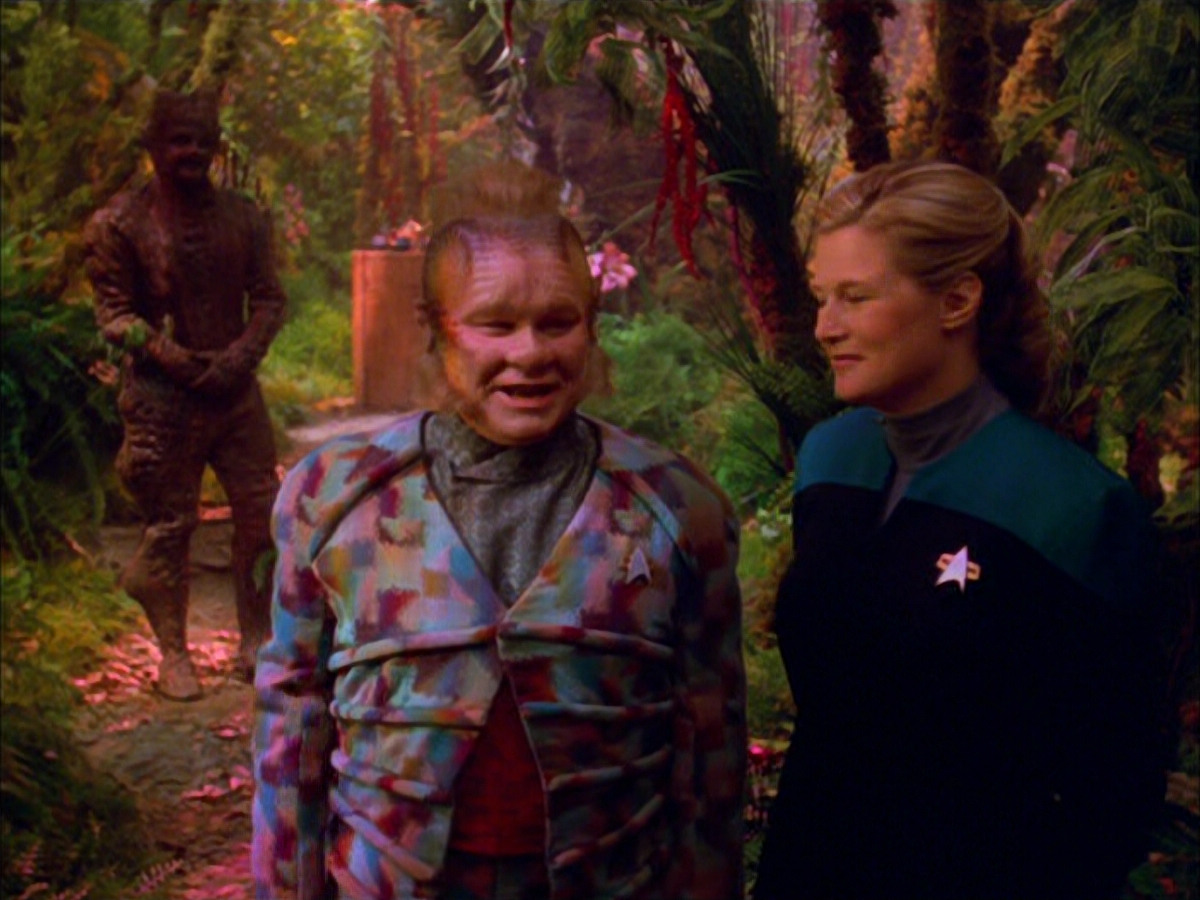 extant_StarTrek_VOY_5x05-OnceUponATime_03746.jpg