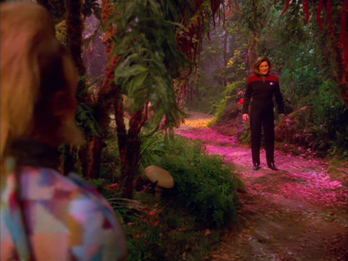 extant_StarTrek_VOY_5x05-OnceUponATime_03758.jpg