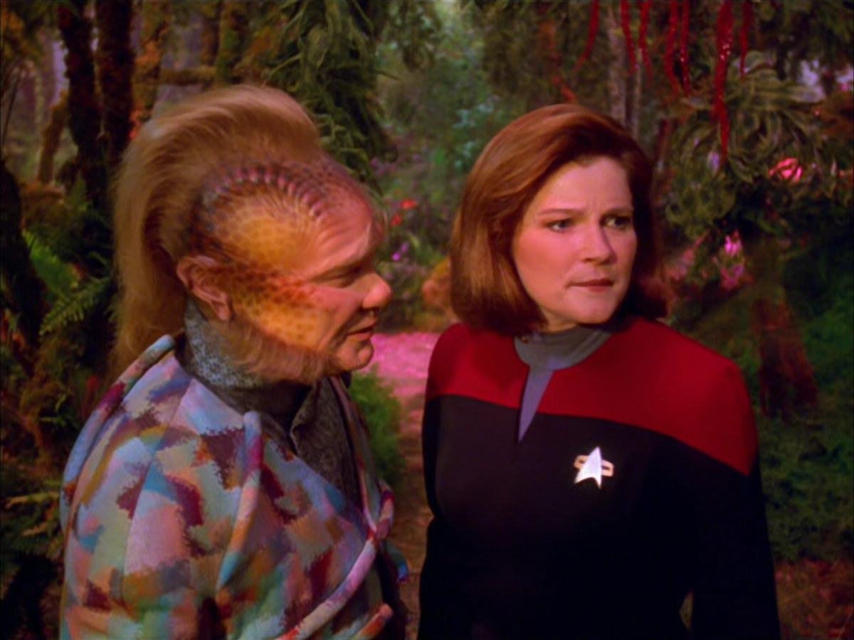 extant_StarTrek_VOY_5x05-OnceUponATime_03772.jpg