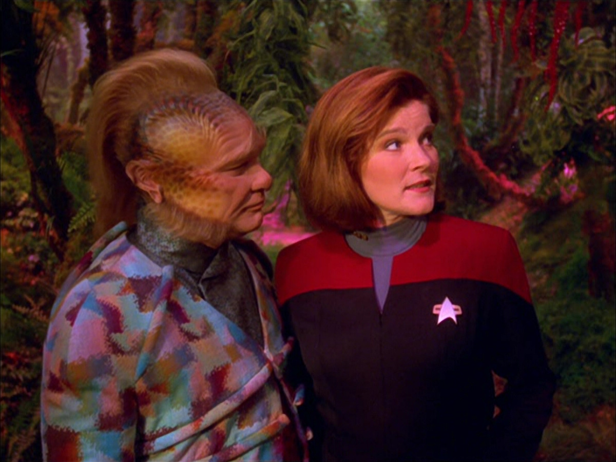 extant_StarTrek_VOY_5x05-OnceUponATime_03783.jpg
