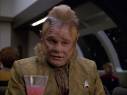 extant_StarTrek_VOY_5x05-OnceUponATime_00758.jpg