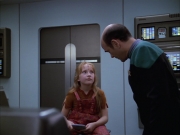 extant_StarTrek_VOY_5x05-OnceUponATime_01300.jpg