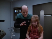 extant_StarTrek_VOY_5x05-OnceUponATime_01305.jpg