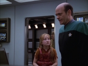 extant_StarTrek_VOY_5x05-OnceUponATime_01372.jpg