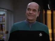 extant_StarTrek_VOY_5x05-OnceUponATime_01404.jpg