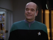 extant_StarTrek_VOY_5x05-OnceUponATime_01405.jpg