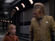 extant_StarTrek_VOY_5x05-OnceUponATime_01432.jpg