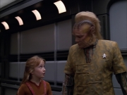 extant_StarTrek_VOY_5x05-OnceUponATime_01433.jpg