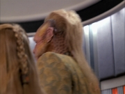 extant_StarTrek_VOY_5x05-OnceUponATime_01503.jpg