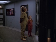 extant_StarTrek_VOY_5x05-OnceUponATime_01542.jpg