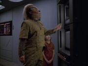extant_StarTrek_VOY_5x05-OnceUponATime_01562.jpg