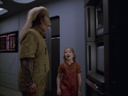 extant_StarTrek_VOY_5x05-OnceUponATime_01563.jpg