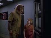 extant_StarTrek_VOY_5x05-OnceUponATime_01564.jpg