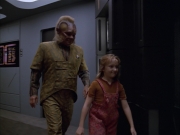 extant_StarTrek_VOY_5x05-OnceUponATime_01566.jpg