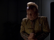 extant_StarTrek_VOY_5x05-OnceUponATime_02168.jpg
