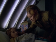 extant_StarTrek_VOY_5x05-OnceUponATime_02277.jpg