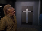 extant_StarTrek_VOY_5x05-OnceUponATime_02323.jpg