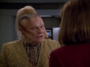 extant_StarTrek_VOY_5x05-OnceUponATime_02488.jpg