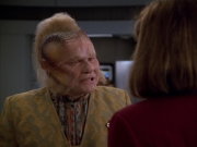 extant_StarTrek_VOY_5x05-OnceUponATime_02489.jpg