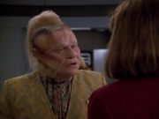 extant_StarTrek_VOY_5x05-OnceUponATime_02490.jpg