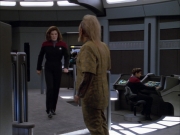extant_StarTrek_VOY_5x05-OnceUponATime_02498.jpg