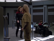 extant_StarTrek_VOY_5x05-OnceUponATime_02499.jpg