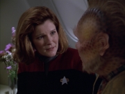 extant_StarTrek_VOY_5x05-OnceUponATime_02654.jpg