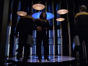 extant_StarTrek_VOY_5x05-OnceUponATime_02855.jpg