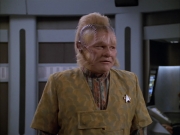 extant_StarTrek_VOY_5x05-OnceUponATime_02914.jpg