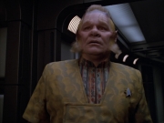 extant_StarTrek_VOY_5x05-OnceUponATime_02955.jpg