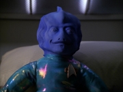 extant_StarTrek_VOY_5x05-OnceUponATime_02964.jpg