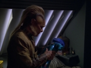 extant_StarTrek_VOY_5x05-OnceUponATime_02978.jpg