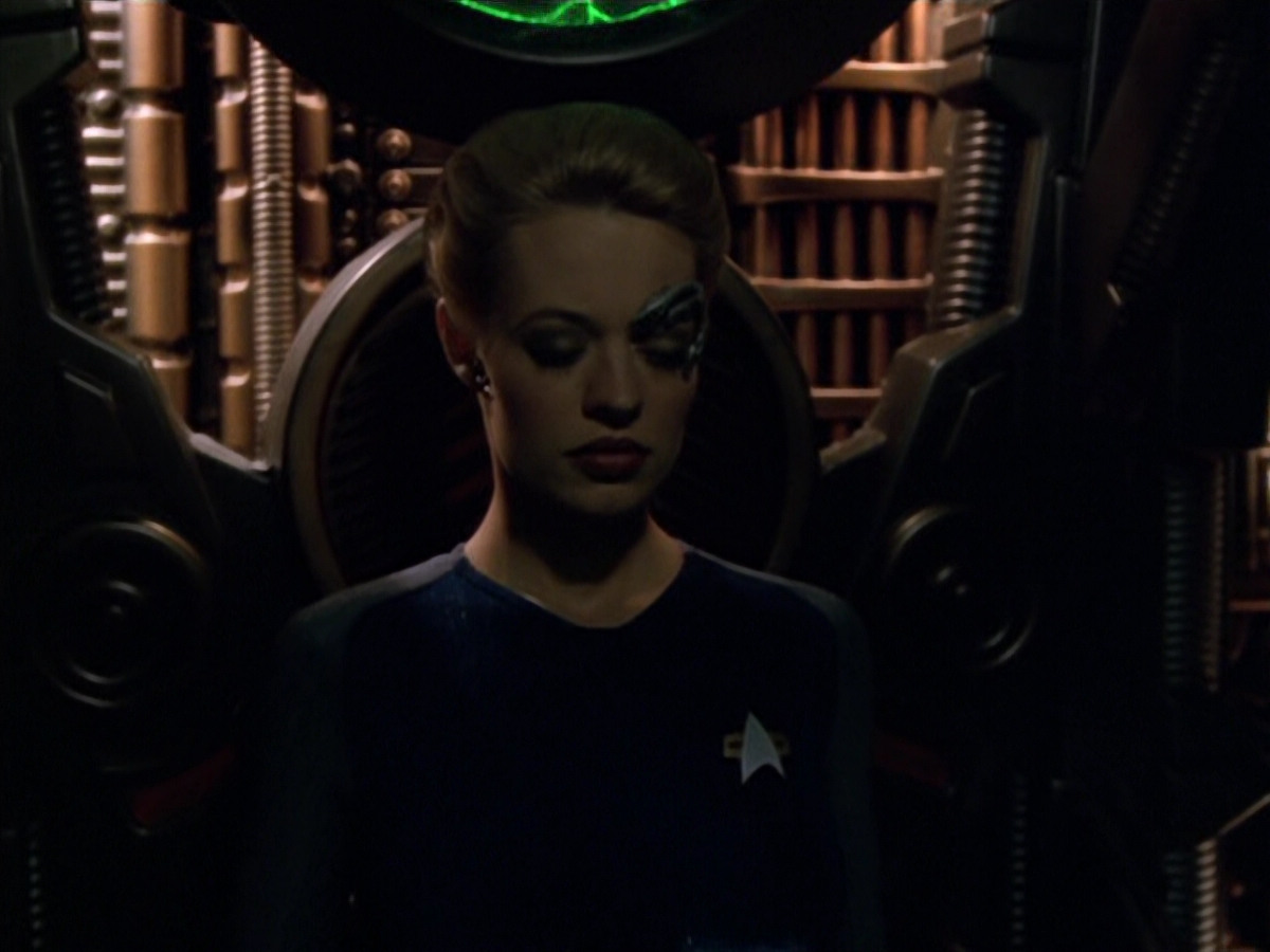 extant_StarTrek_VOY_5x07-InfiniteRegress_00017.jpg