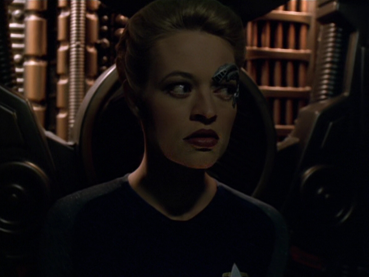 extant_StarTrek_VOY_5x07-InfiniteRegress_00026.jpg