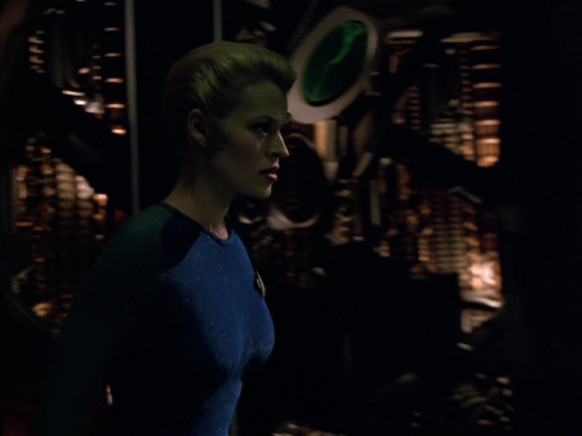 extant_StarTrek_VOY_5x07-InfiniteRegress_00030.jpg