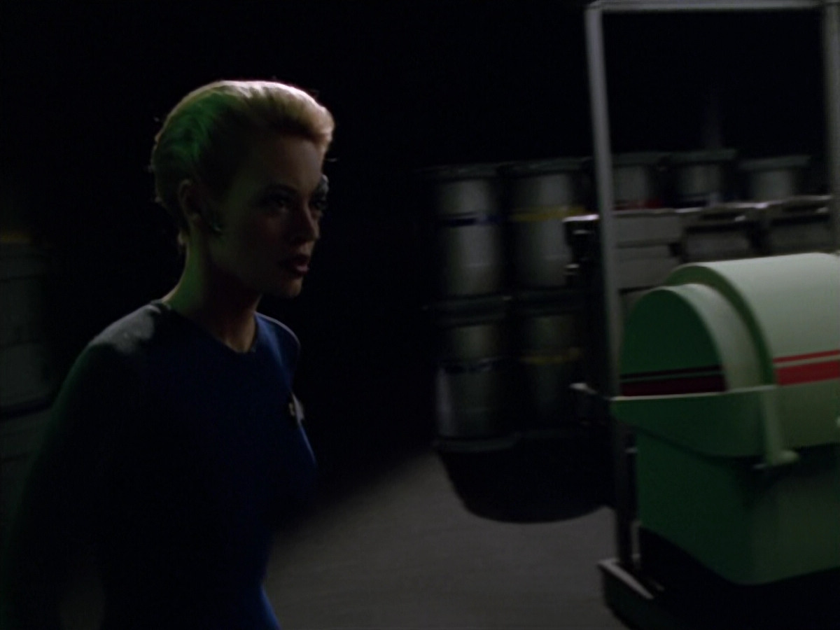 extant_StarTrek_VOY_5x07-InfiniteRegress_00034.jpg
