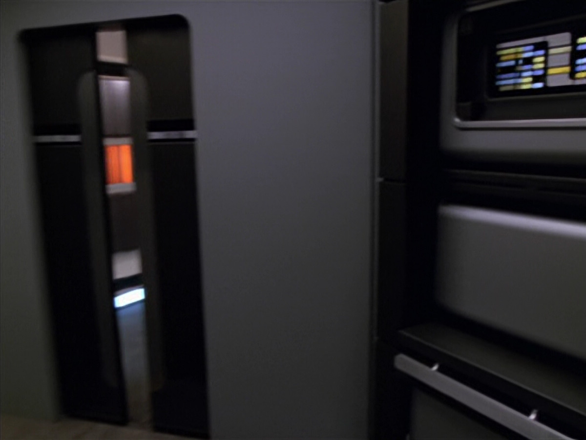 extant_StarTrek_VOY_5x07-InfiniteRegress_00070.jpg