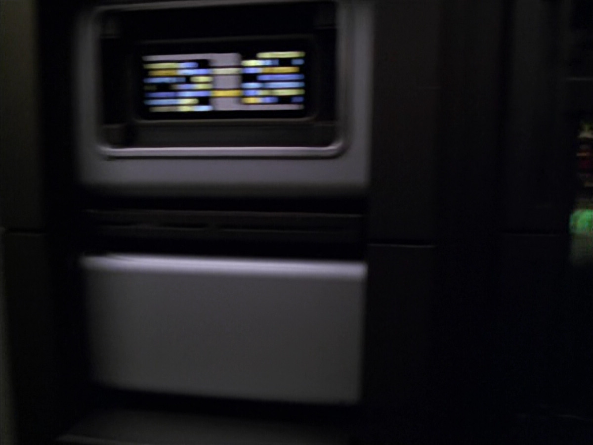 extant_StarTrek_VOY_5x07-InfiniteRegress_00071.jpg