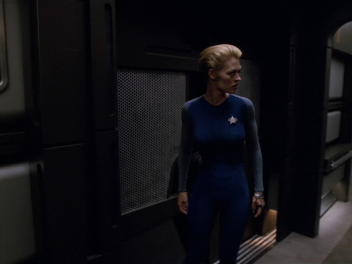 extant_StarTrek_VOY_5x07-InfiniteRegress_00073.jpg