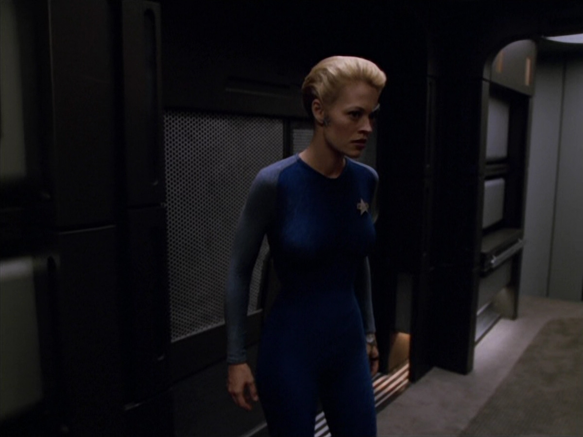 extant_StarTrek_VOY_5x07-InfiniteRegress_00075.jpg